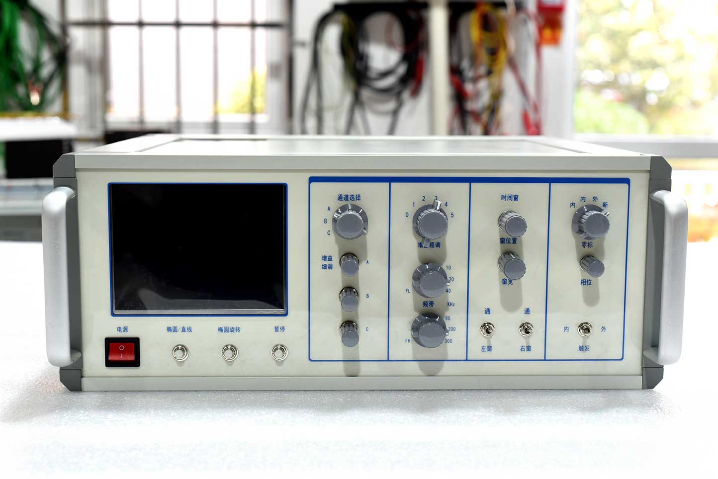 3b2144b5c1eb812cddd4de8bd6215631.jpg 局放检测仪正视图.jpg