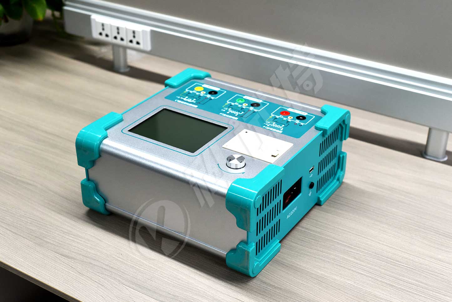 ceb280308b1734e1d92143fa931cf9d7.jpg CTA-100AQQQQ.jpg